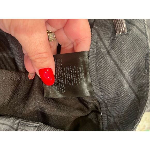 Hang Ten Gray On Gray Striped Bermuda Shorts sz 36 EUC - Picture 8 of 8